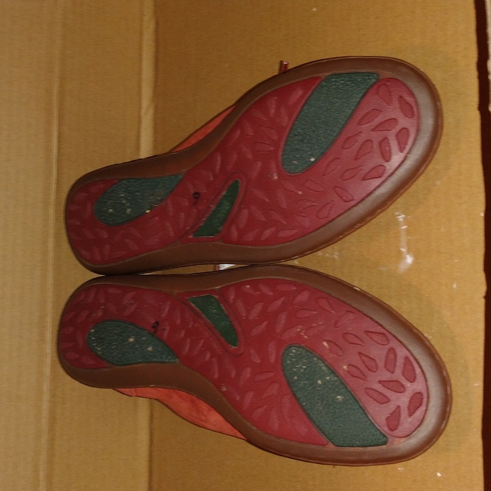 Born Leather Burgundy Oxford Shoes. Size 8 1/2. - Picture 5 of 10